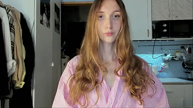 LisaIcon online show from July 15, 3:00 am