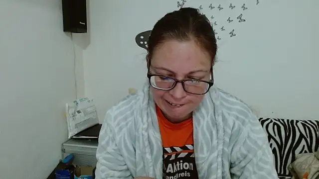 LadyHellene online show from February 5, 7:33 am