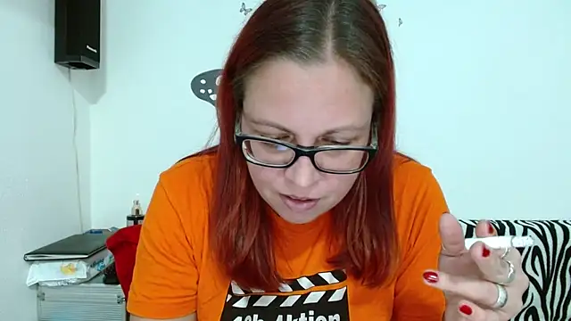 LadyHellene online show from November 24, 2:52 pm