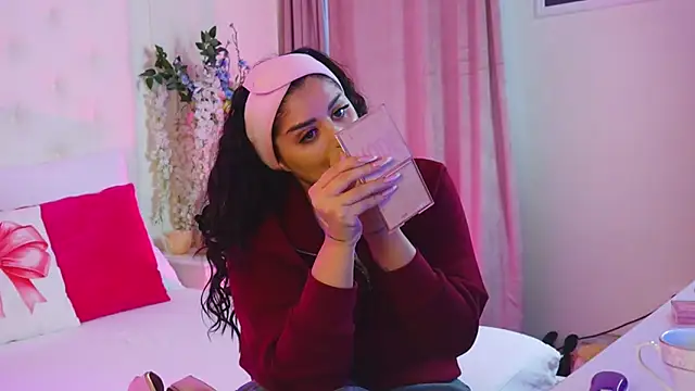 Amberseyes online show from April 21, 5:47 am