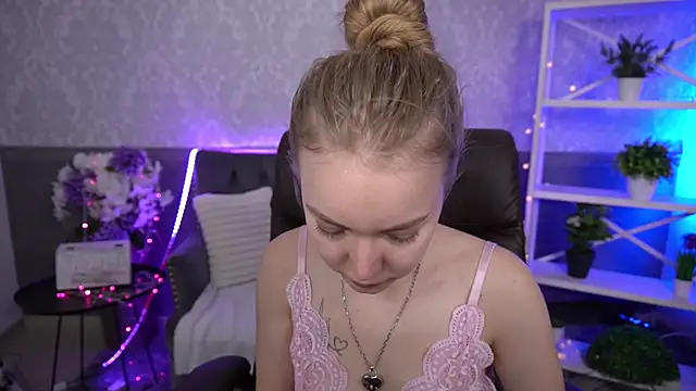 EmilySunshineS online show from November 23, 8:16 am