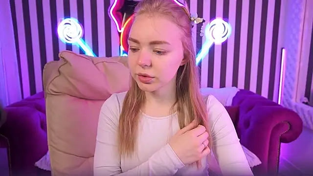 EmilySunshineS online show from April 17, 6:26 am