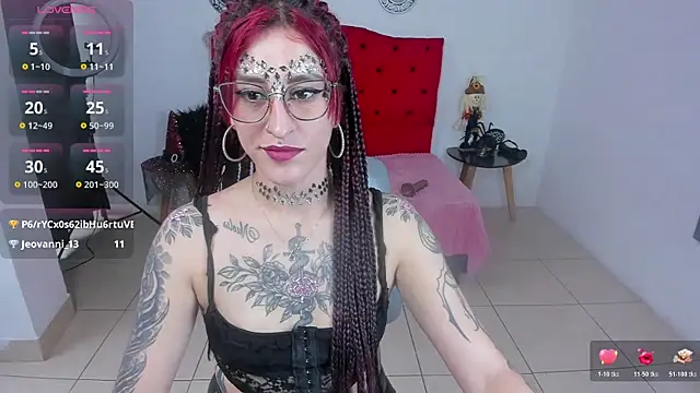 Sofi F w online show from October 31, 7:29 pm