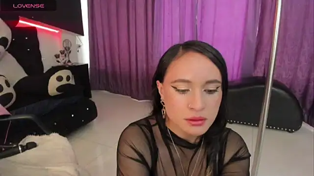 Snapshot of Coral_Gibson chatting on October 10, 2:00 pm Coral Gibson online show from October 10, 2:00 pm