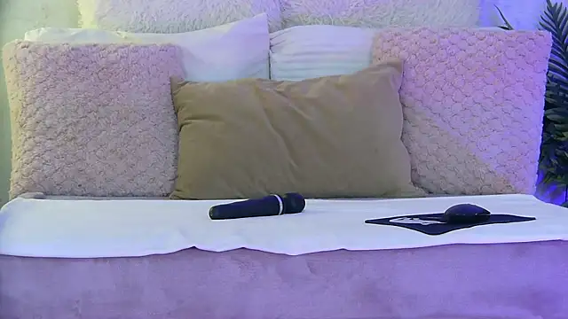 anissia teaser online show from April 1, 4:57 am