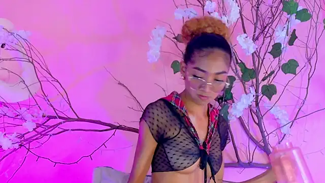 Charlotte Love10 online show from April 5, 1:21 pm