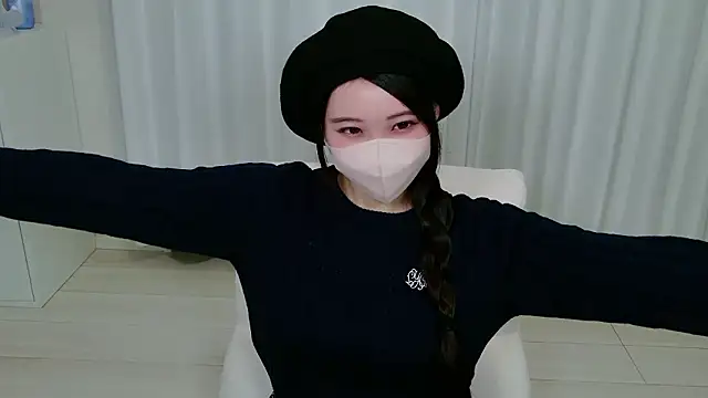 yuki room online show from December 19, 1:14 pm