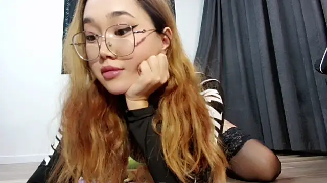 Jennatyan online show from November 1, 5:06 pm