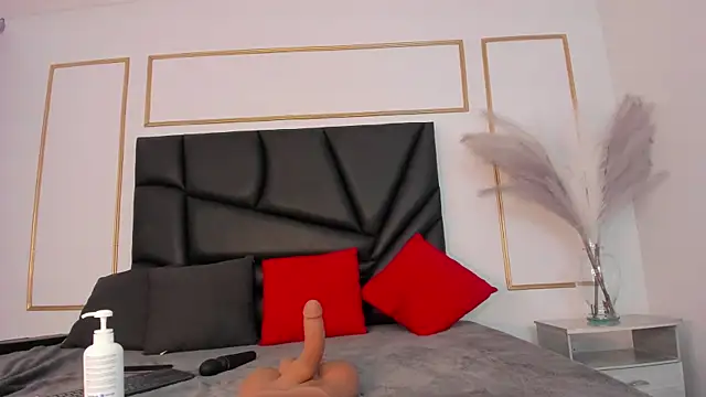 Tiffany sander online show from January 9, 6:01 pm