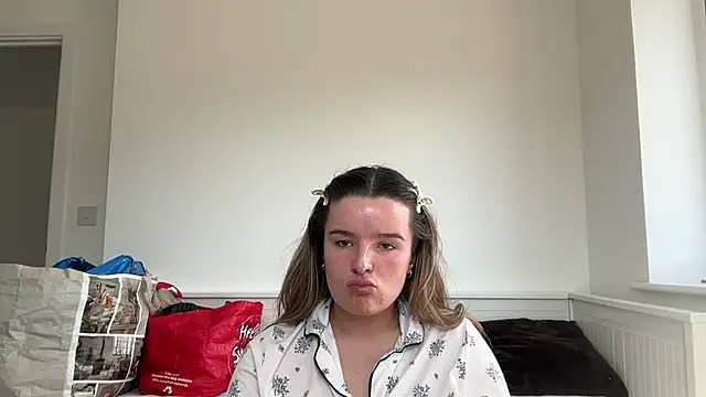 maisiesmithx online show from April 7, 1:57 pm