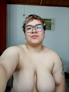 amalia love online show from January 14, 2:22 pm