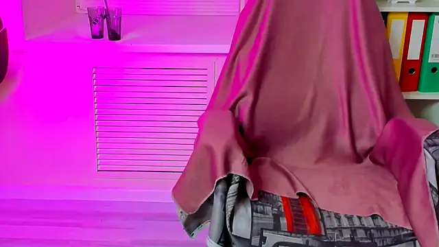 CarolGiggly online show from November 19, 7:25 pm