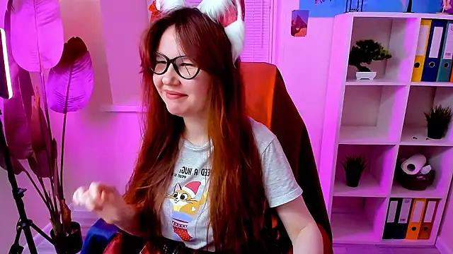 CarolGiggly online show from March 21, 1:21 am