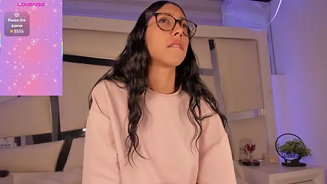 Mis  lola online show from February 12, 10:55 pm