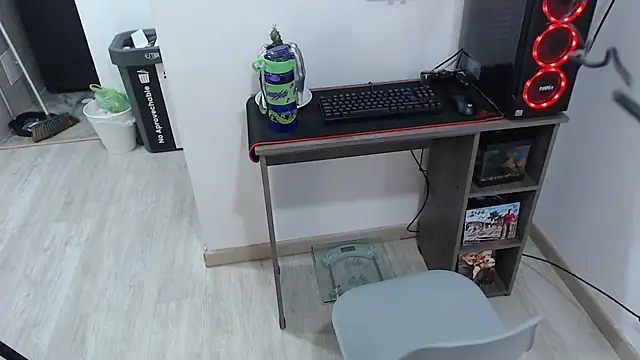 Scarlett Jazmin online show from April 23, 12:29 pm