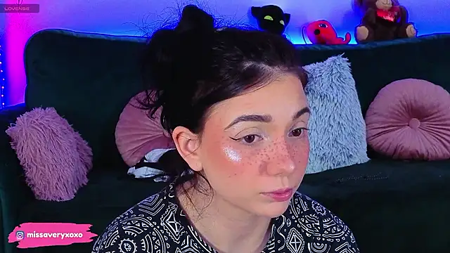 Avery-- online show from March 25, 12:16 am