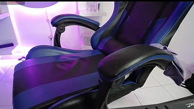 AMBER LOVE22 online show from September 18, 7:23 pm