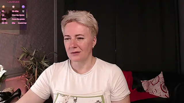 Nika Smit online show from July 10, 8:15 am