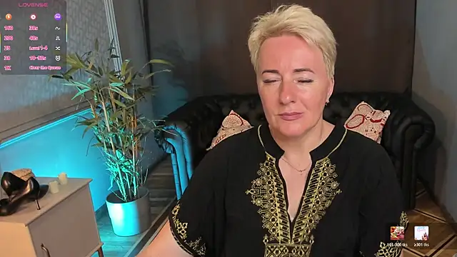 Nika Smit online show from July 3, 9:04 am