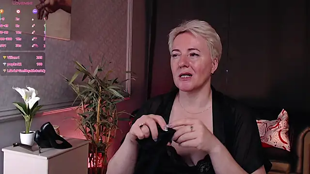 Nika Smit online show from July 12, 8:26 am