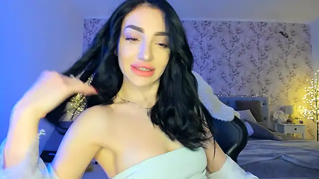 NancyLovee  online show from December 16, 5:41 pm