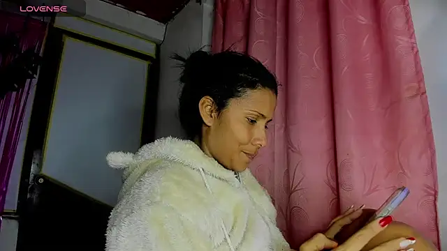 Snapshot of Nenita_Hot_ chatting on September 24, 3:27 am Nenita Hot  online show from September 24, 3:27 am