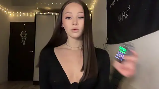 ur molly online show from March 24, 12:43 pm