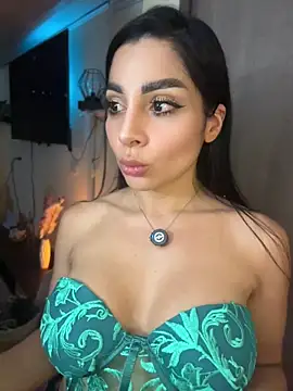 Cianuroom online show from April 11, 11:19 pm