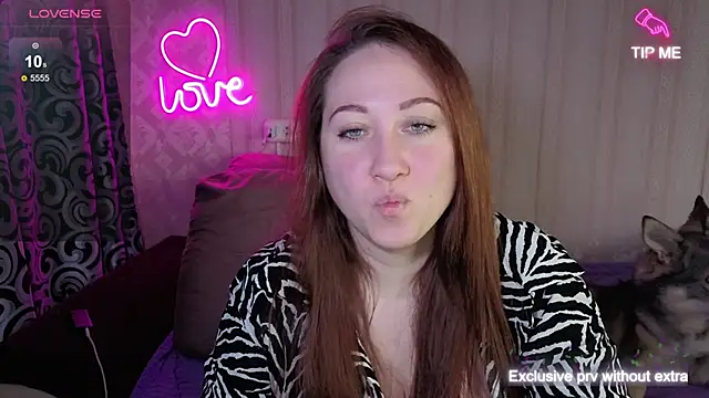 KellyCrystall online show from November 6, 3:23 am