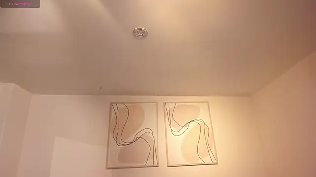 ValeriaRoldanX online show from April 17, 10:28 am