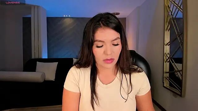 ValeriaRoldanX online show from April 6, 10:38 am