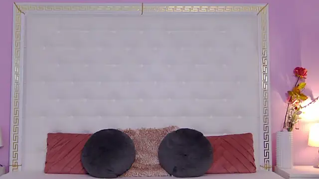 Lenna Paul online show from April 7, 5:20 am