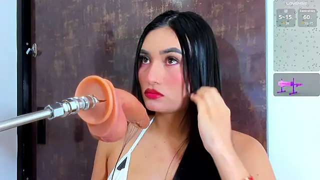 dazhia lee online show from November 5, 8:03 pm