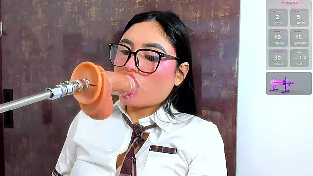 dazhia lee online show from November 16, 8:42 pm