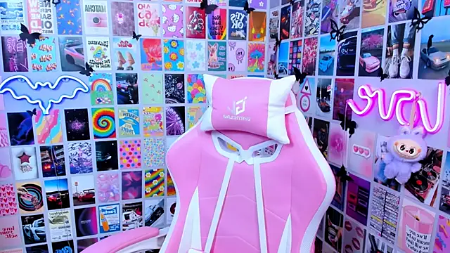 MiaMilas online show from January 8, 3:38 pm