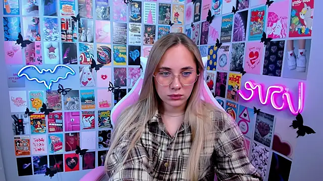 MiaMilas online show from September 9, 5:24 pm