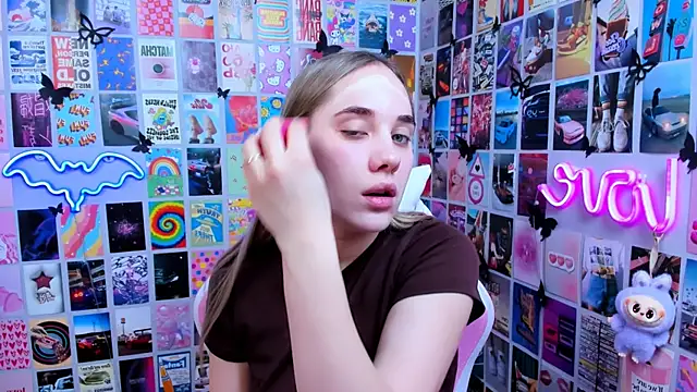 MiaMilas online show from March 30, 2:38 pm