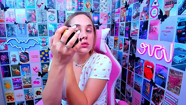 MiaMilas online show from September 30, 5:29 pm