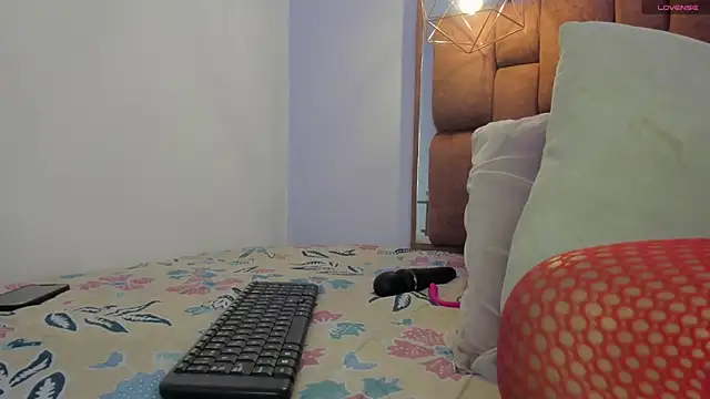 kristakinnky online show from September 23, 1:53 pm