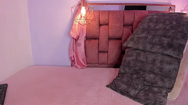 kristakinnky online show from March 26, 11:56 am