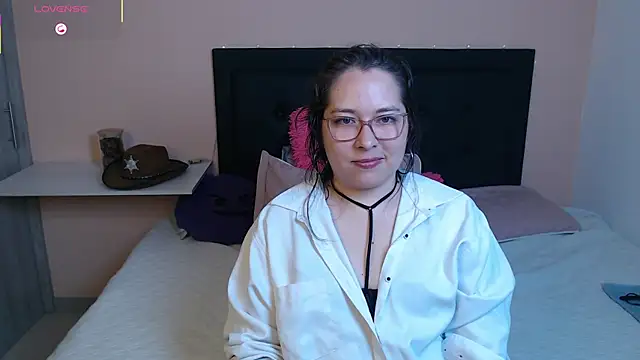 Snapshot of May_Carlier chatting on October 21, 3:10 am May Carlier online show from October 21, 3:10 am