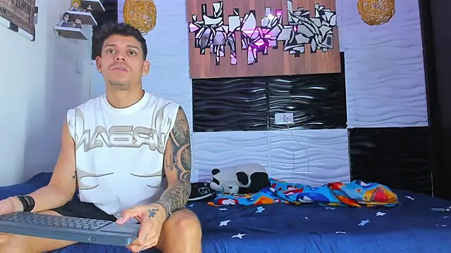 Friendsofeverything  online show from December 13, 11:21 pm