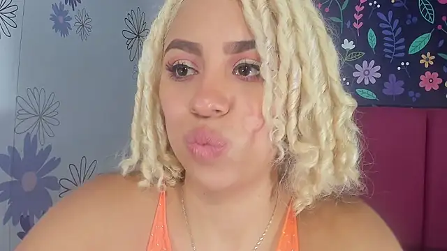 Lucy White   online show from September 20, 9:35 pm