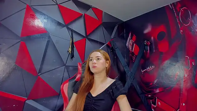 Hana and Zeta online show from November 29, 12:20 pm