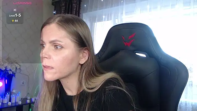 JessieOMays online show from April 14, 12:11 am