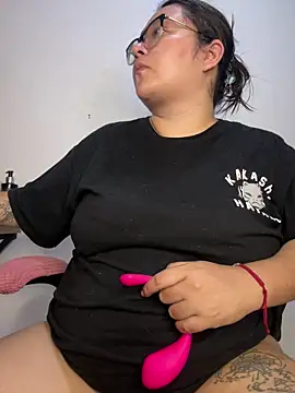 CinnamonCookiez online show from September 10, 4:23 am