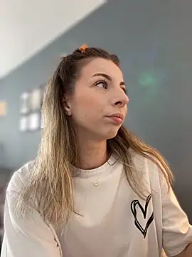 Mia Ethan online show from June 11, 7:16 am