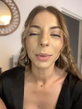 Mia Ethan online show from October 4, 10:43 am