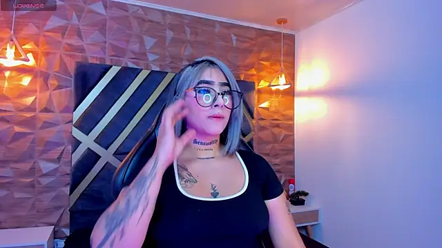 Alahia Dangelo online show from October 1, 11:37 am