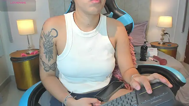  maria foxx  online show from February 9, 7:05 pm